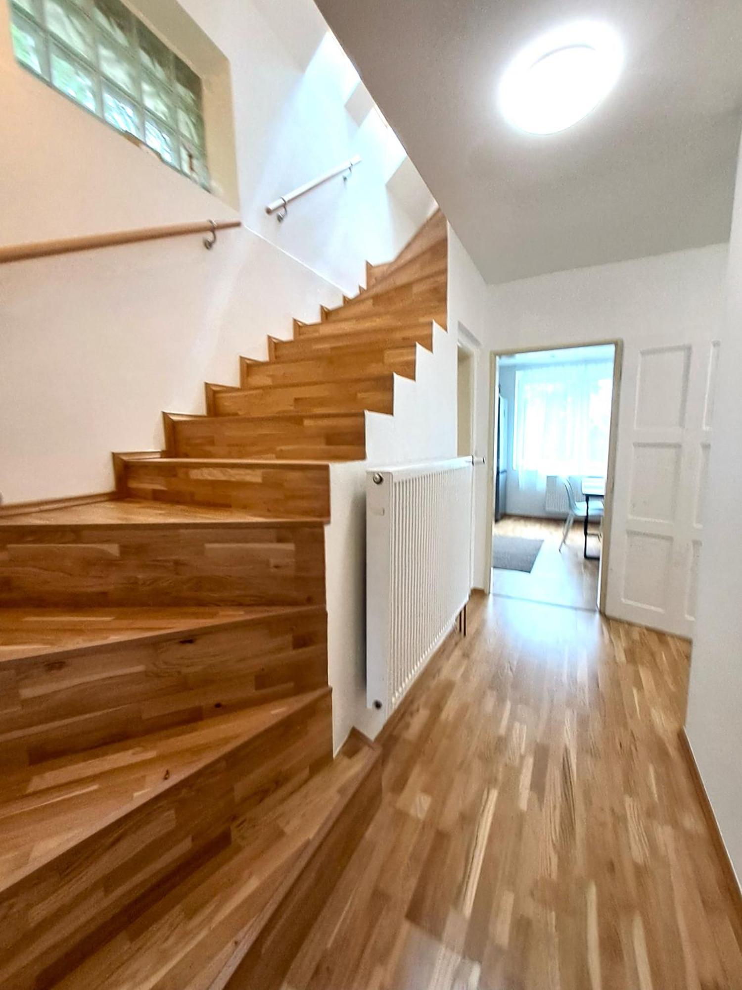 Apartmanovy Dum Se Zahradou V Klidne Casti Prahy プラハ エクステリア 写真